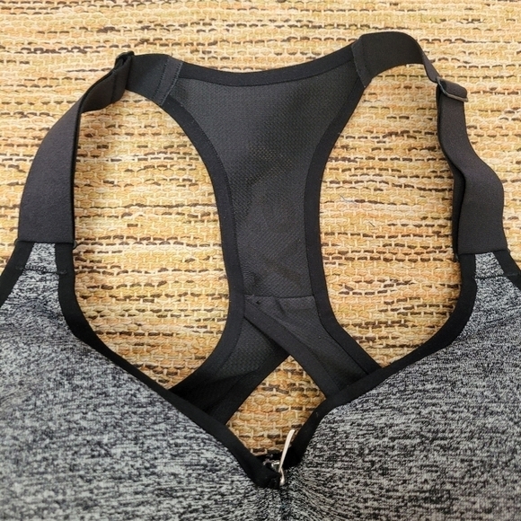 VICTORIA'S Secret Sport Bra 32D - Picture 7 of 9